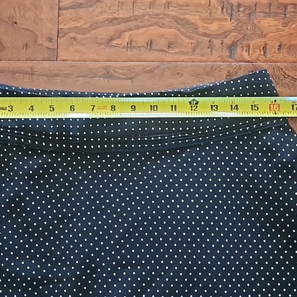 Black skirt - Picture 6 of 7